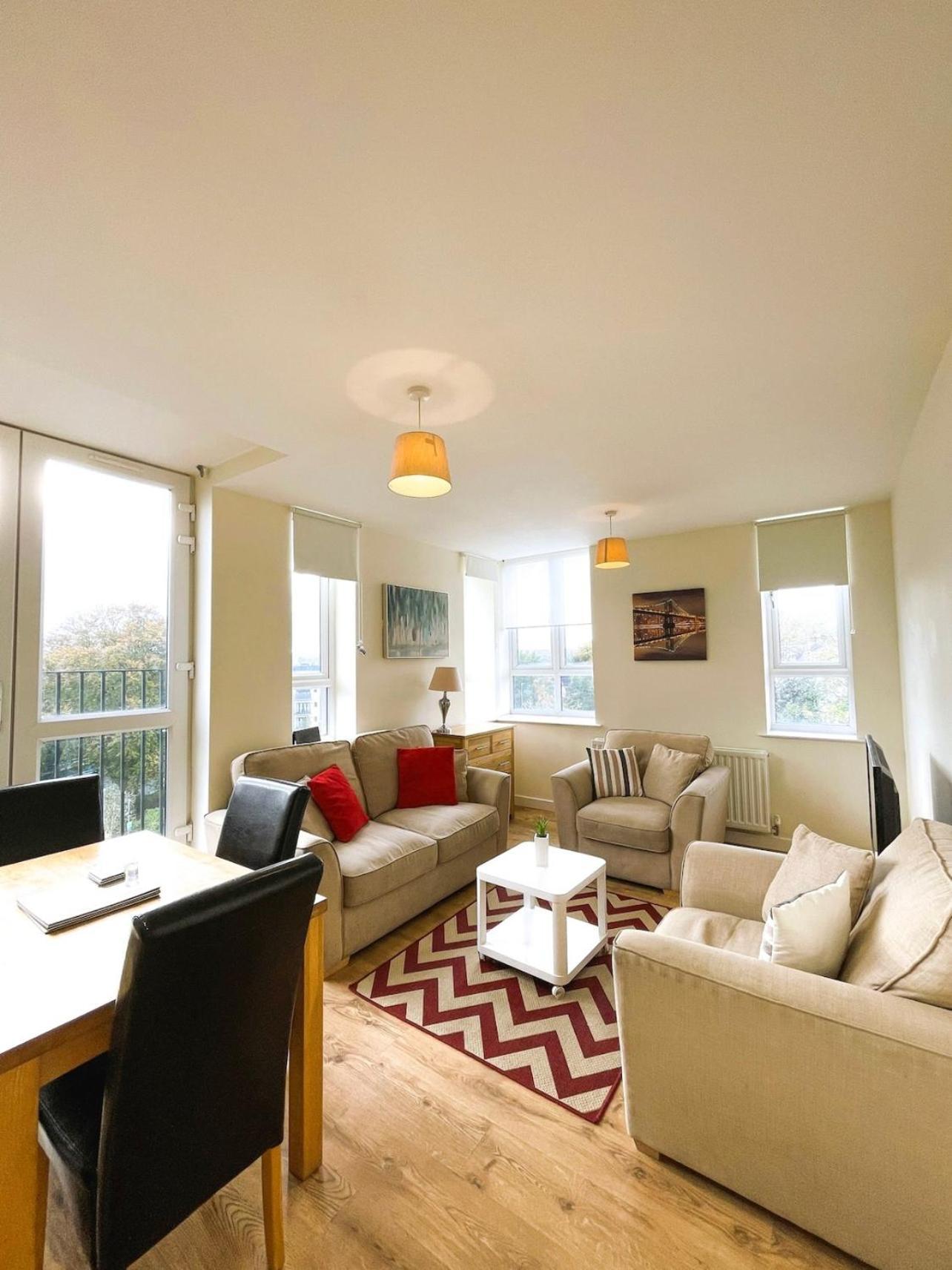 Maidstone Heights By Kasar Stays מראה חיצוני תמונה